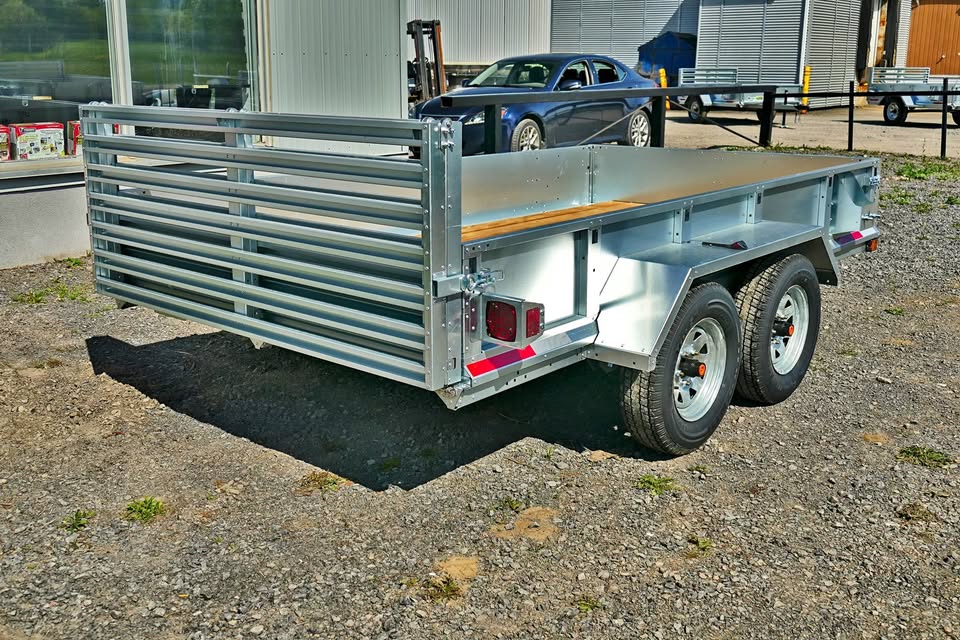 Location voiturette 2025 MetalXpert 10 pi, à Montréal et en République Dominicaine